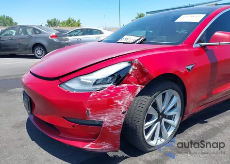 2019 Tesla Model 3 Long Range/Performance z USA, uszkodzony, nr VIN 5YJ3E1EB1KF365466